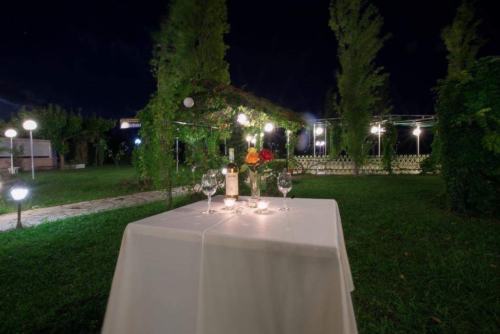 Hotel Theoxenia Anex Mesolóngion Dış mekan fotoğraf